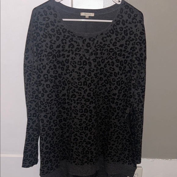 Z Supply Gray Cheetah Print Crewneck- Medium - Picture 1 of 5